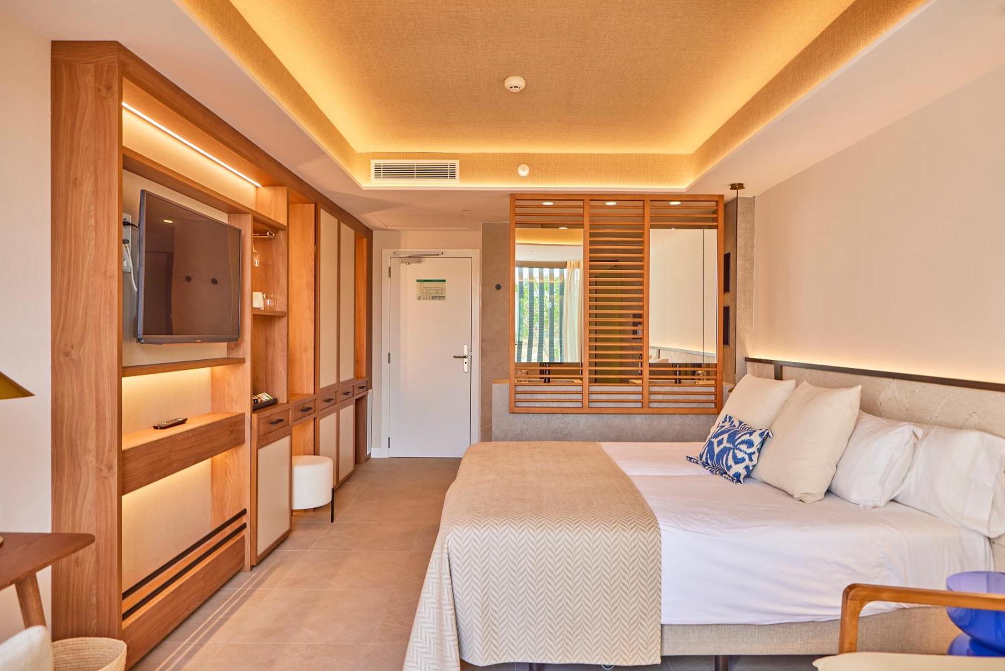 Universal Grand Leon & Spa Colonia de Sant Jordi Dış mekan fotoğraf