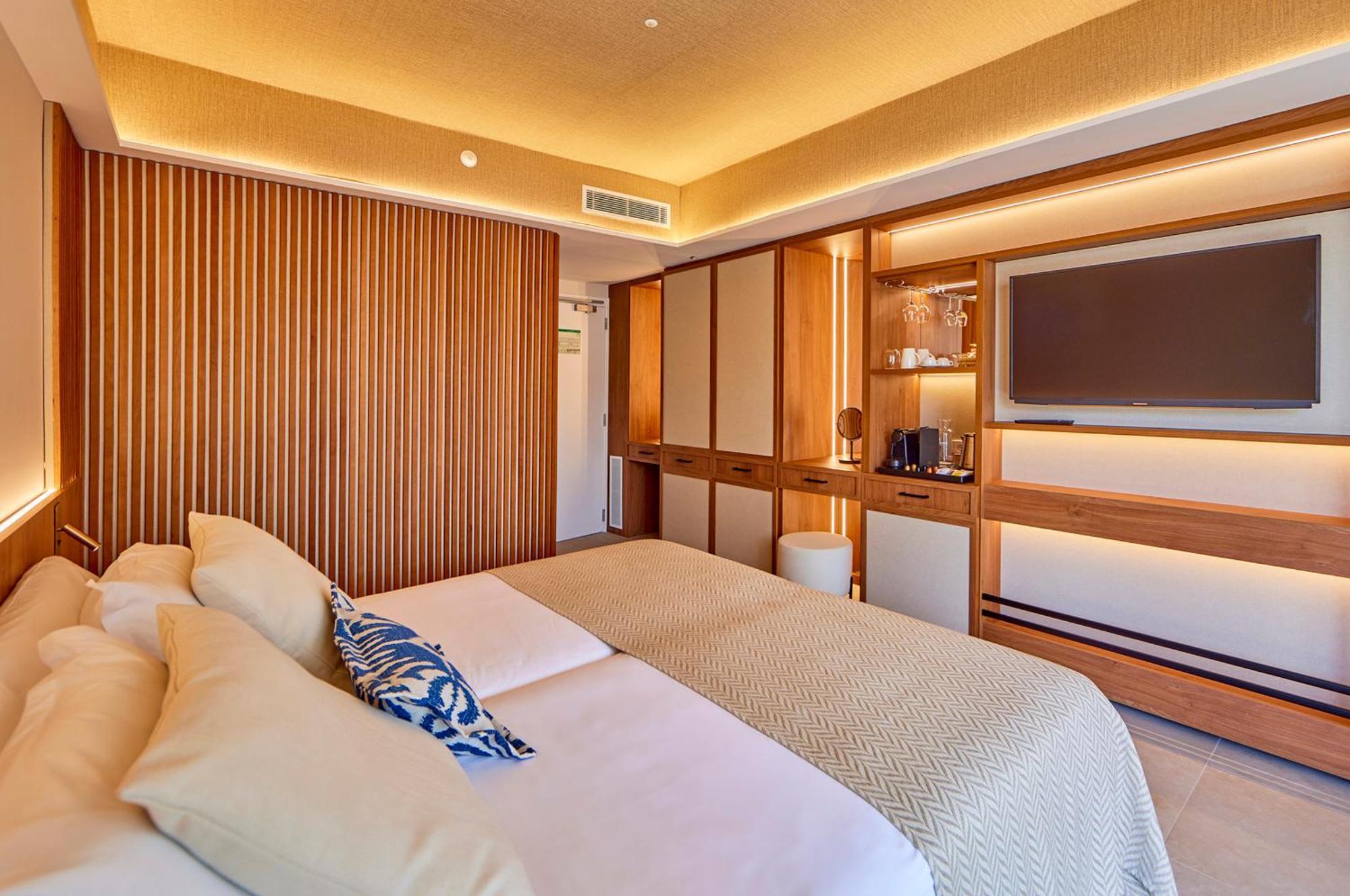 Universal Grand Leon & Spa Colonia de Sant Jordi Dış mekan fotoğraf